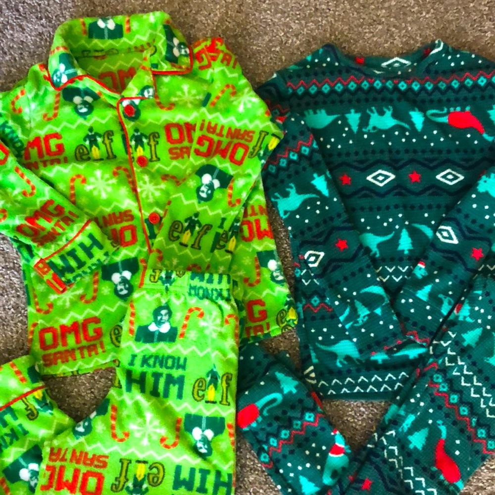 Youth size S 8/10 Pajamas buddy the elf Christmas Dinos